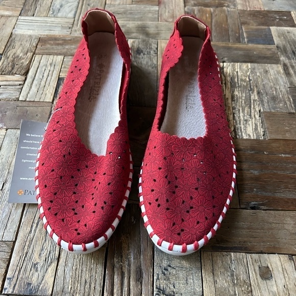 Patrizia Women’s Grazana Flats NWT - Picture 1 of 6